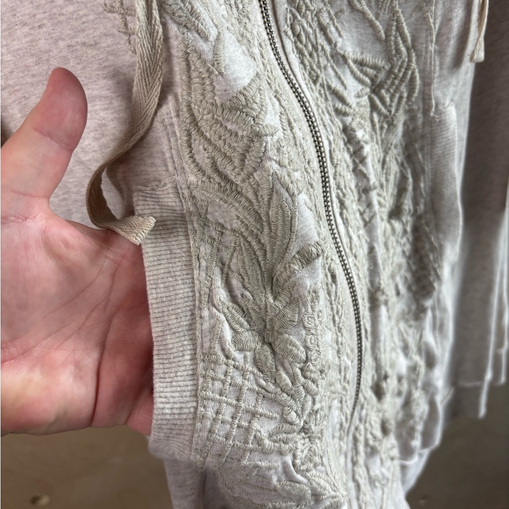 Caite Small Greta Hoodie Embroidered Kyla Seo Oatmeal Flax Shaped Zipper - Picture 3 of 8
